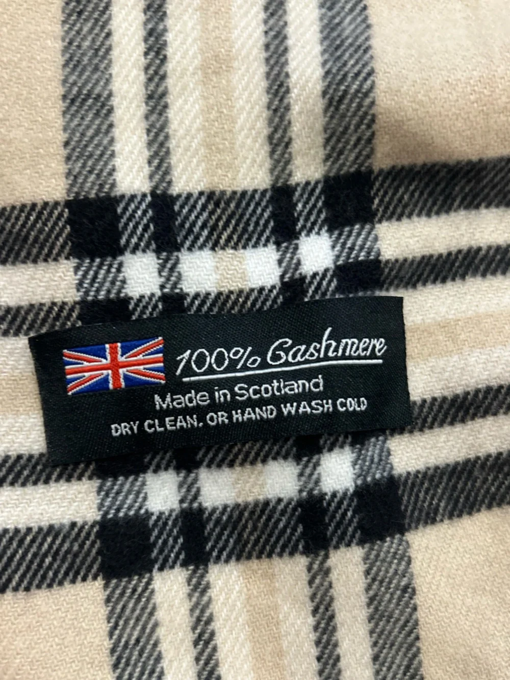 Scottish Cashmere Classic Burberry Print Plaid Fringe Scarf